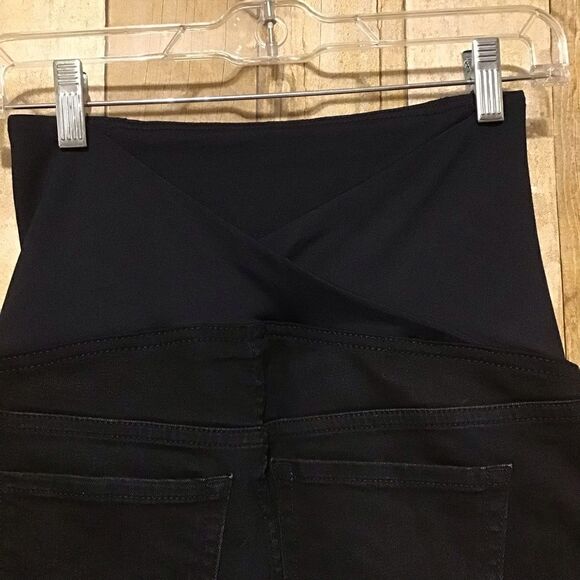 Isabel Maternity Bermuda Crossover Panel Shorts 4 - Picture 3 of 6